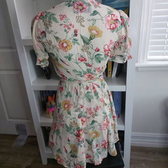 Reformation Cream Floral Wrap Dress size XS NWOT - Picture 9 of 15